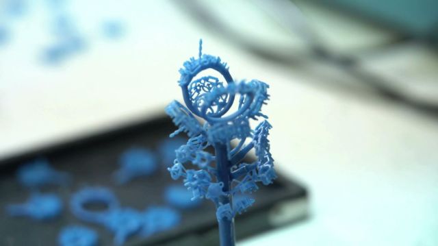 Close-up of a fully grown 3D-printed wax tree, ready for the casting flask (poster frame)